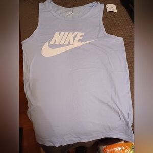Size s nike shirt